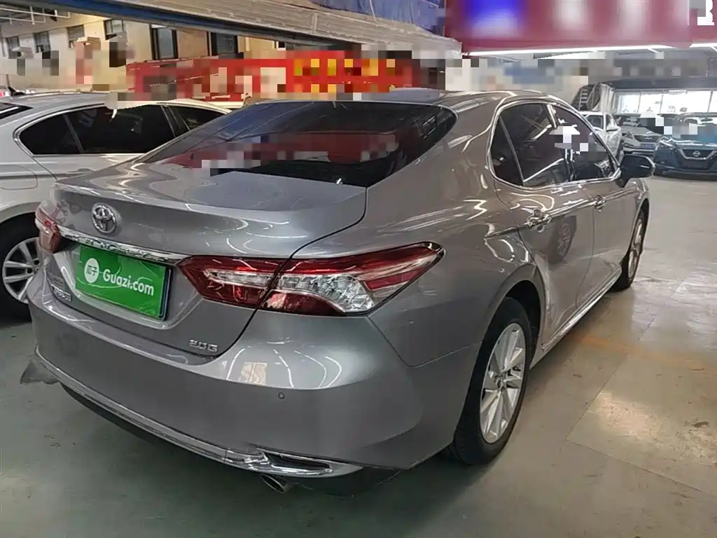 Toyota Camry 2023 — фото 7