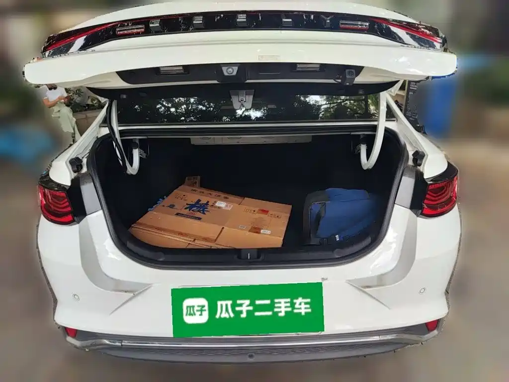Geely Emgrand L 2022 — фото 15