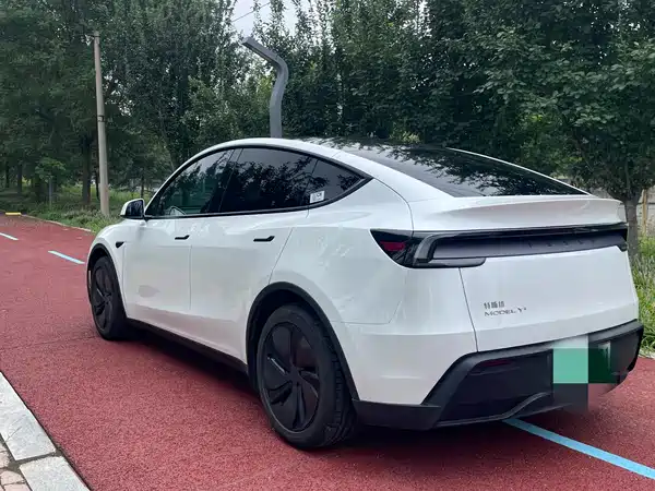 Tesla Model Y 2026