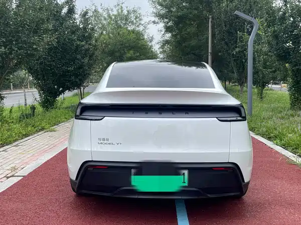 Tesla Model Y 2026