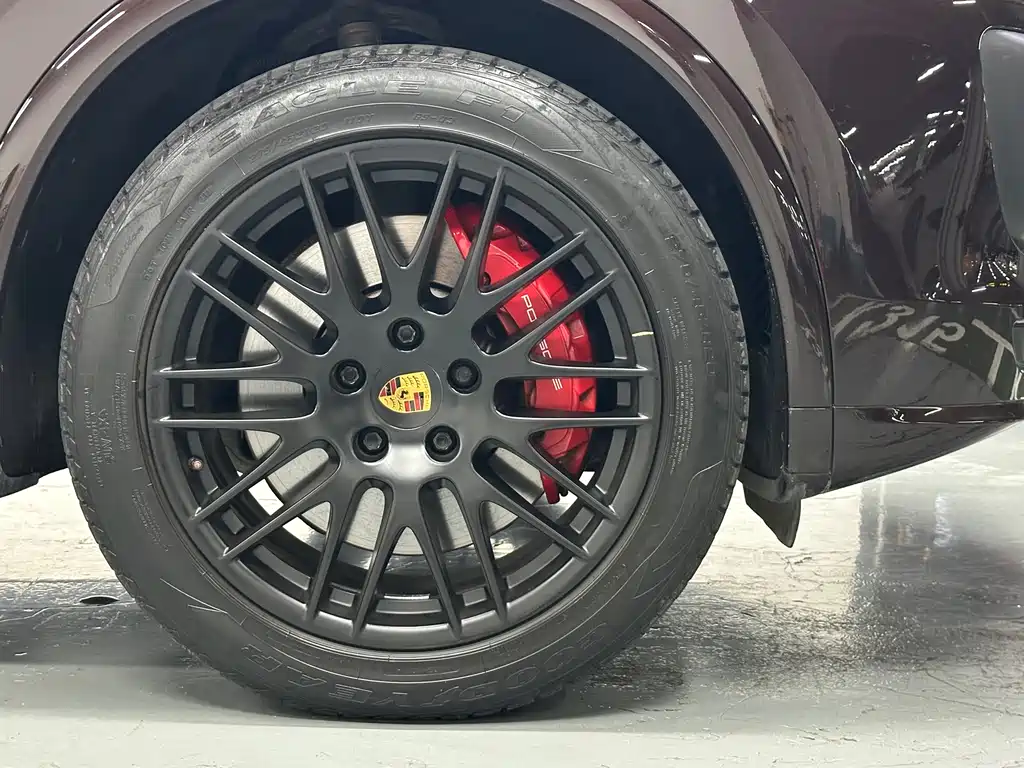 Porsche Cayenne 2015 — фото 27
