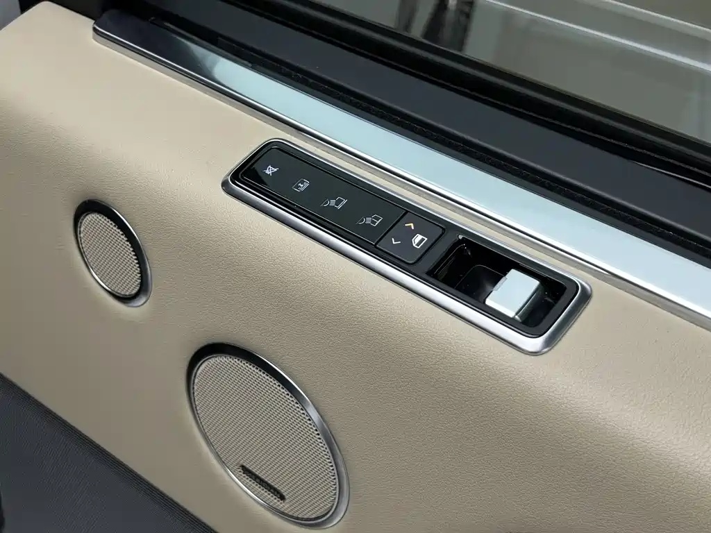 Land Rover Range Rover 2021 — фото 16