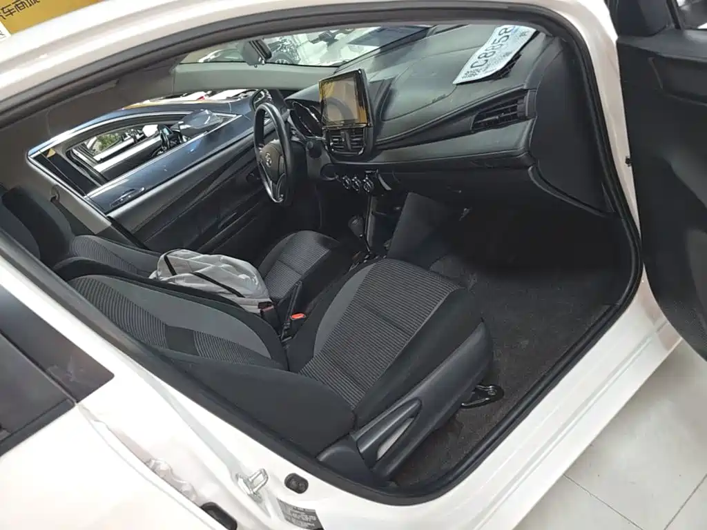 Toyota Vios 2023 — фото 25