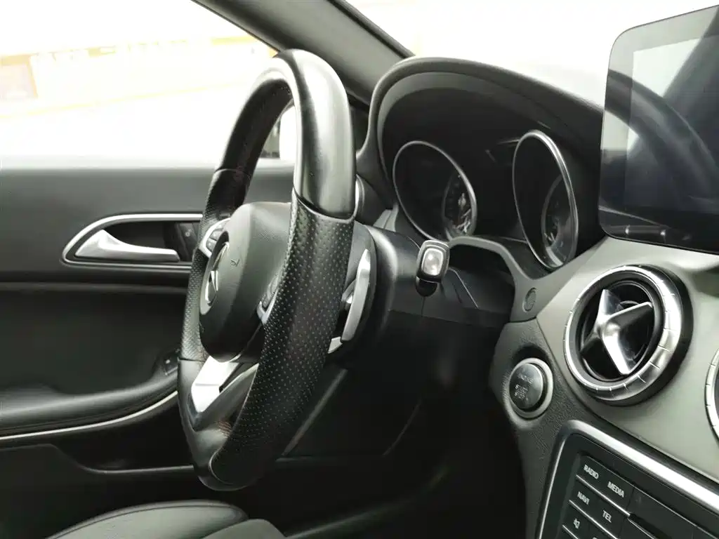 Mercedes-Benz CLA 2017 — фото 22