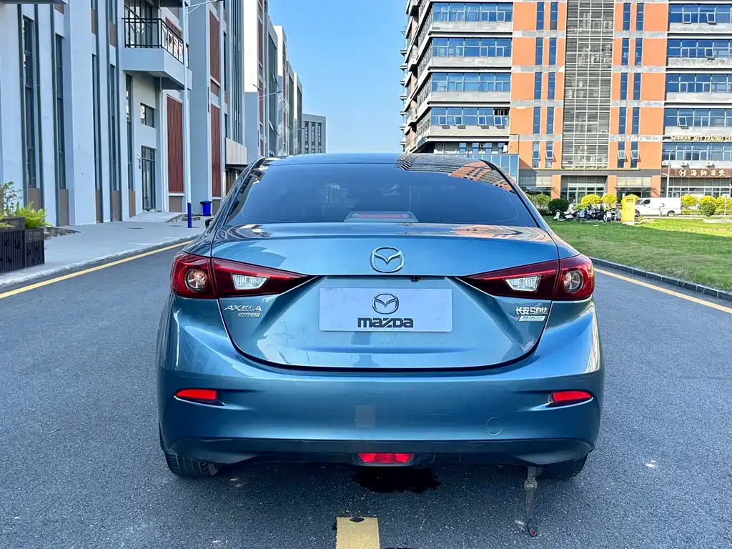 Mazda 3 Axela 2016 — фото 8