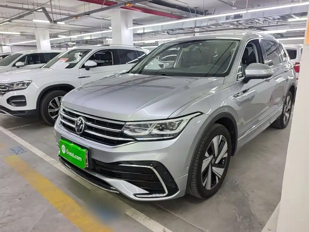 Volkswagen Tiguan L 2023 — фото 1