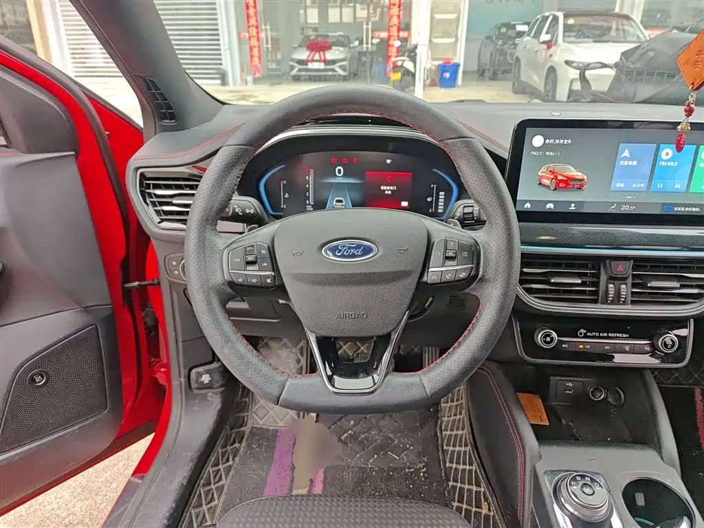 Ford Focus 2021 — фото 11
