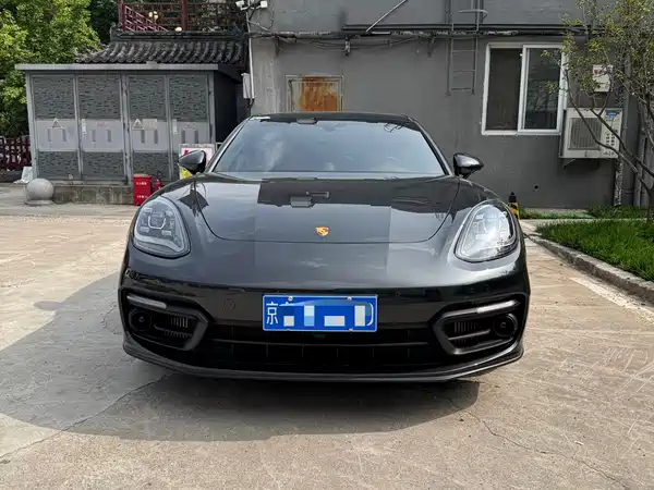 Porsche Panamera 2022
