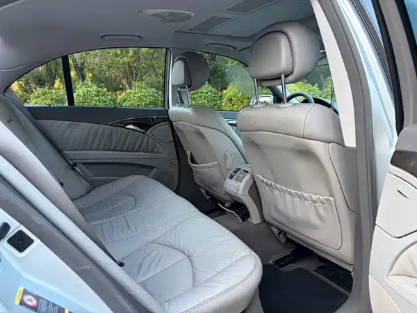Mercedes-Benz E-Class 2009