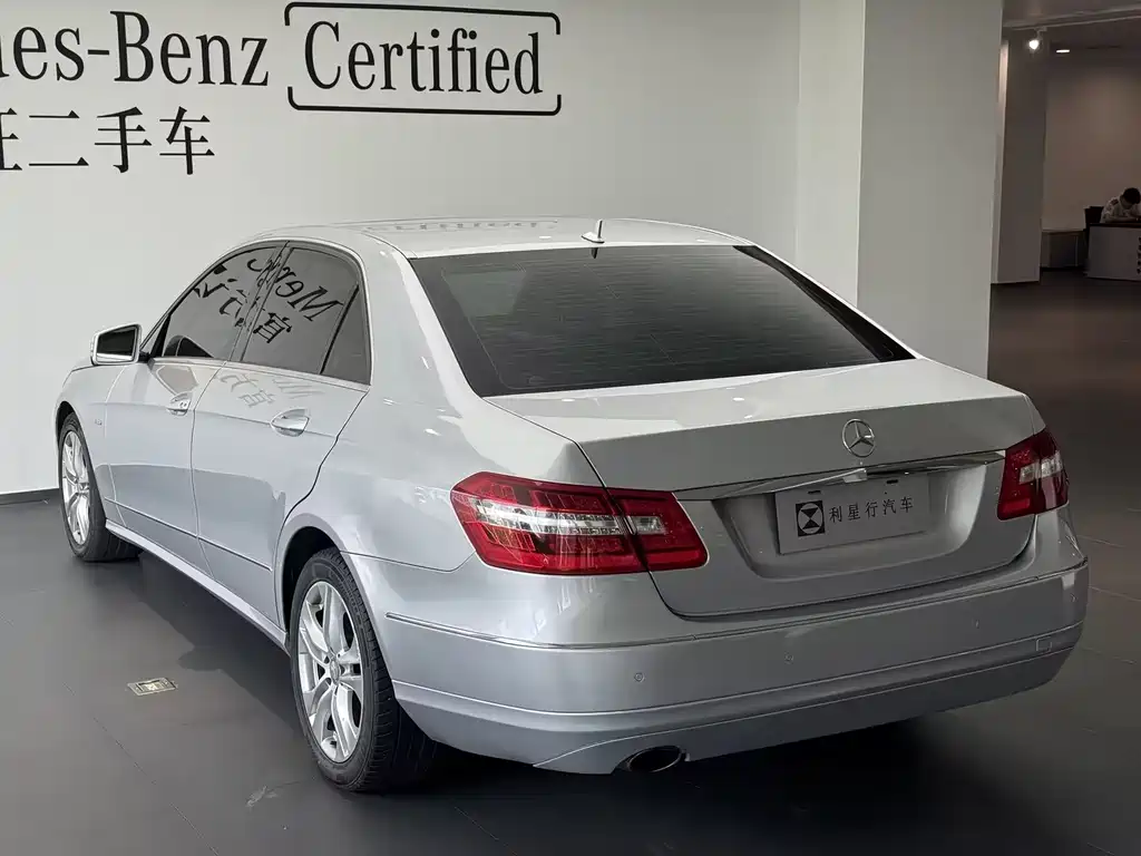 Mercedes-Benz E-Class 2010 — фото 17