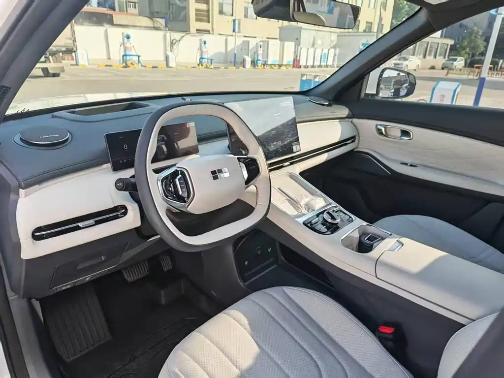 Geely Galaxy Starship 7 2025 — фото 10