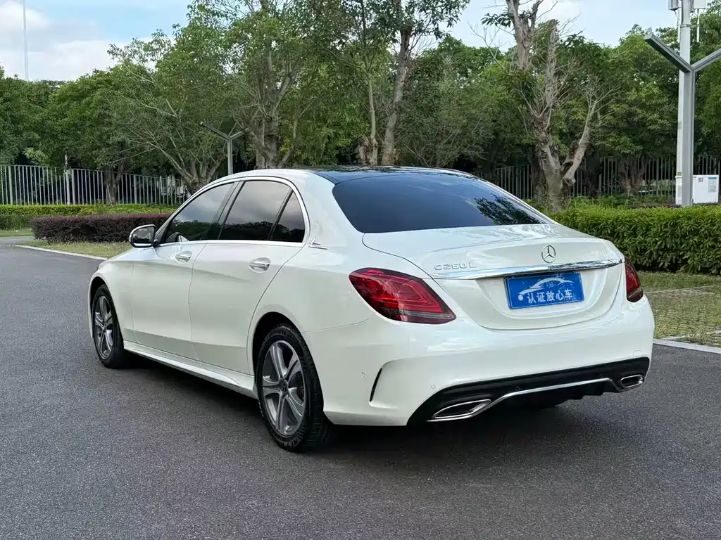 Mercedes-Benz C-Class 2019 — фото 16