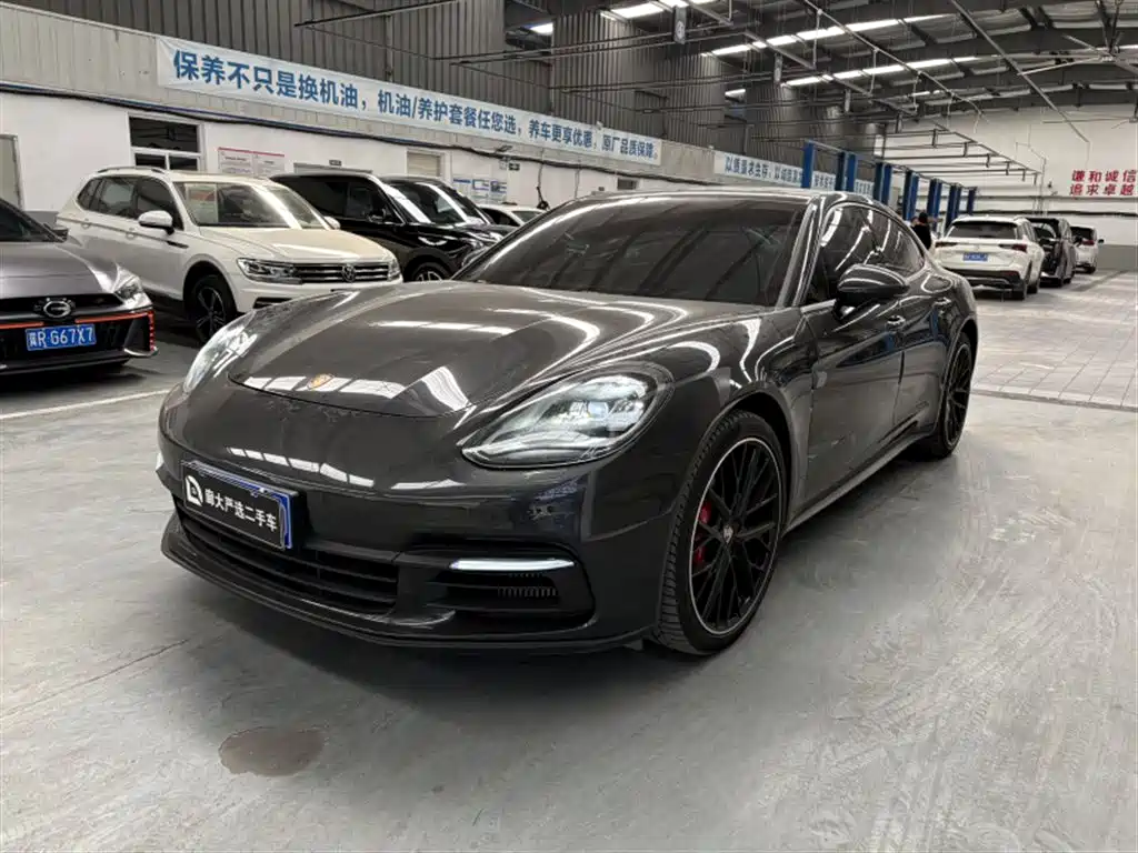 Porsche Panamera 2020 — фото 1
