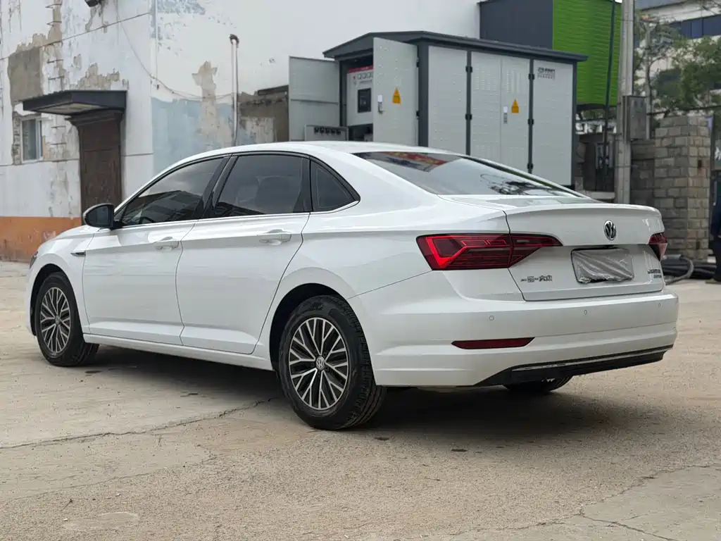 Volkswagen Sagitar 2020