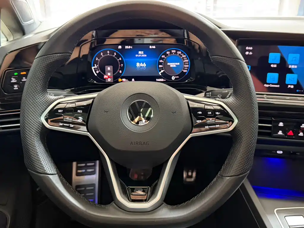 Volkswagen Golf 2023