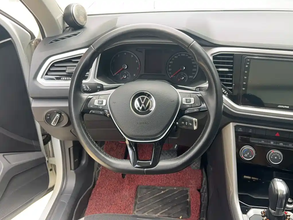 Volkswagen T-Roc 2021 — фото 18