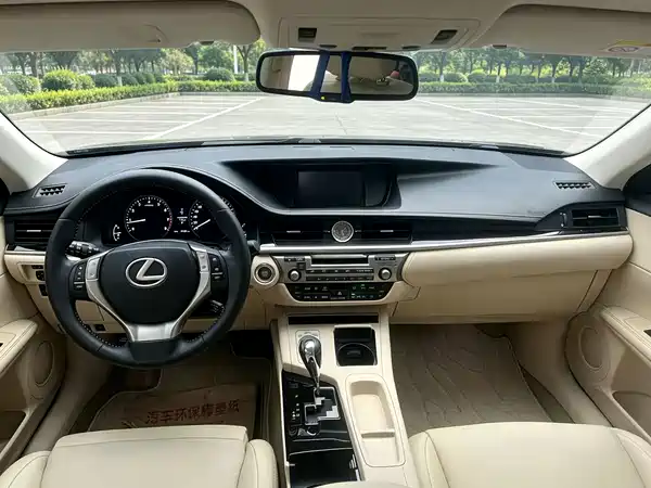 Lexus ES 2013