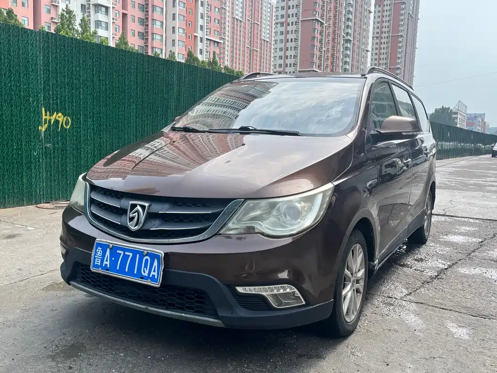 Baojun 730 2015