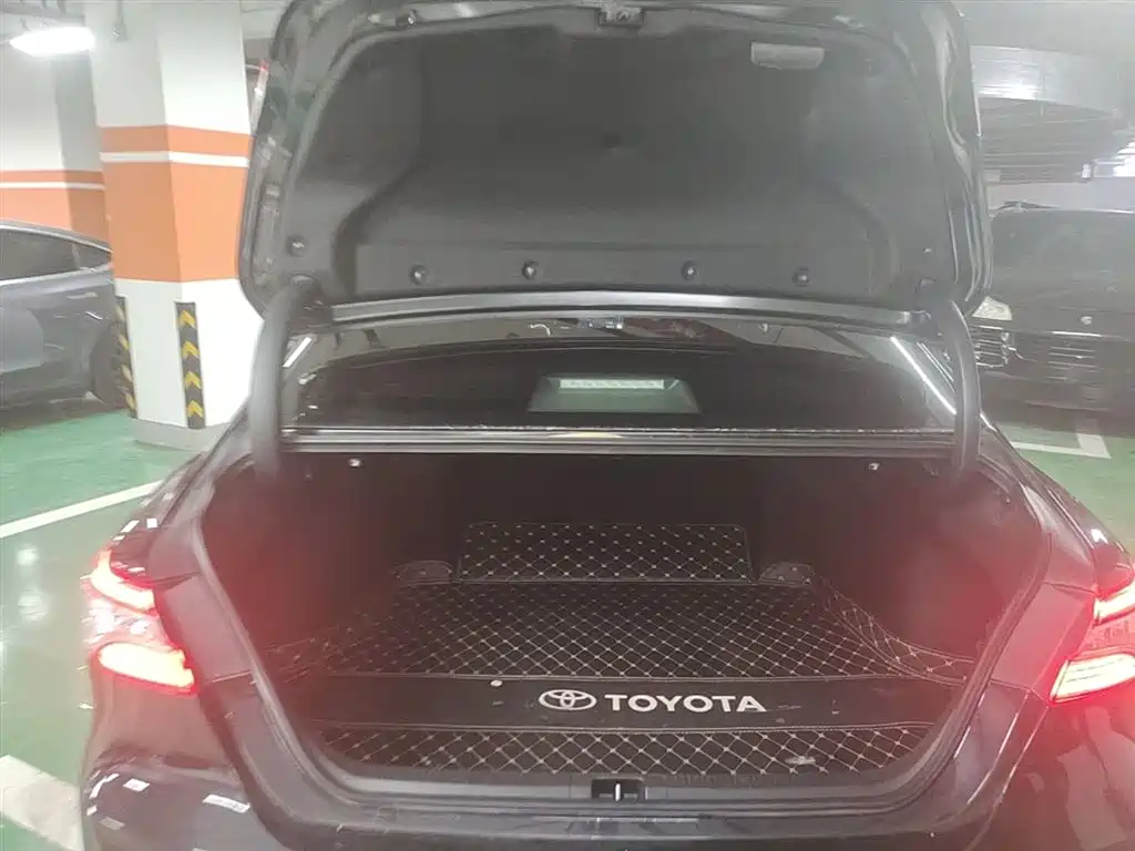 Toyota Camry 2022 — фото 19