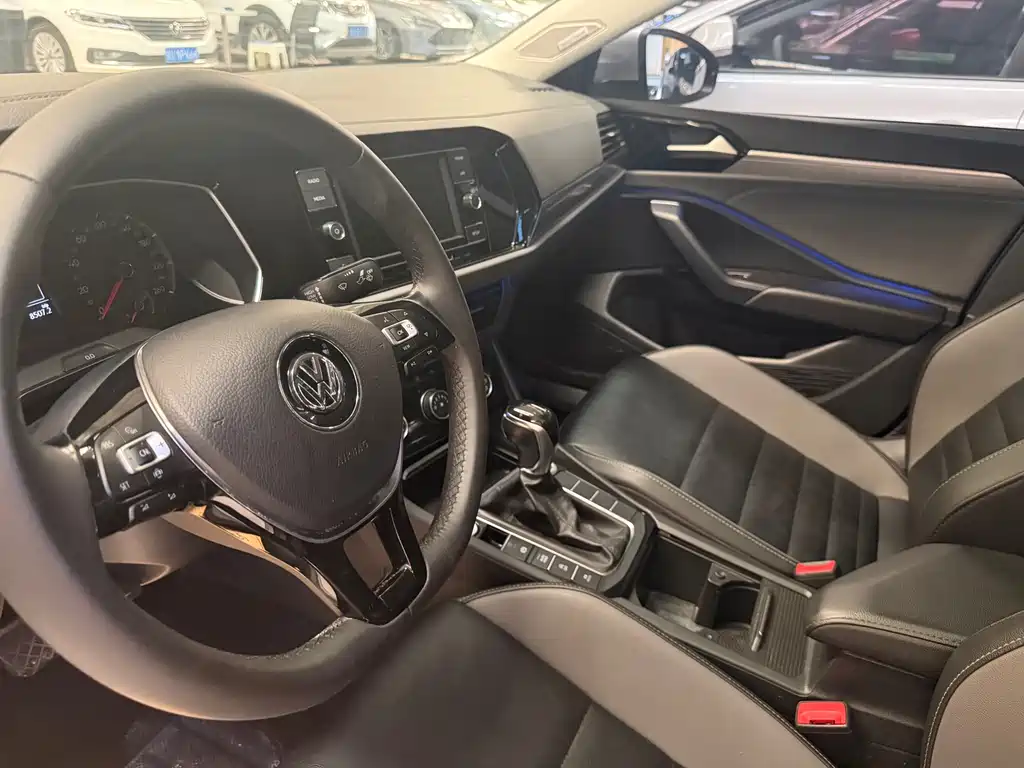 Volkswagen Sagitar 2019