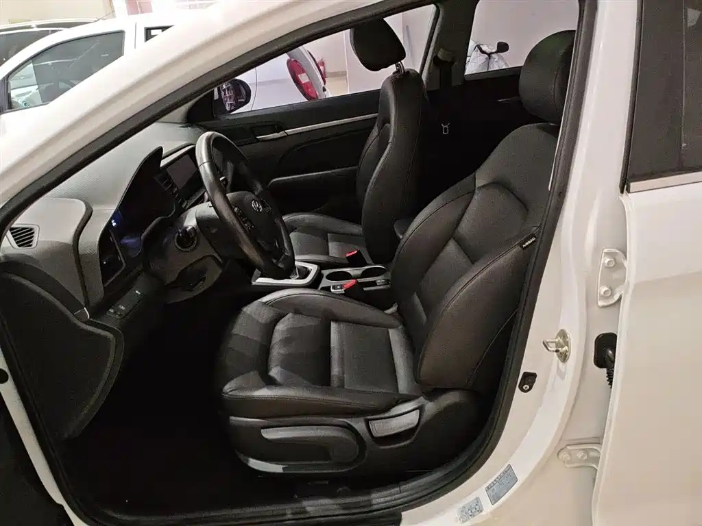 Hyundai Elantra 2020 — фото 15
