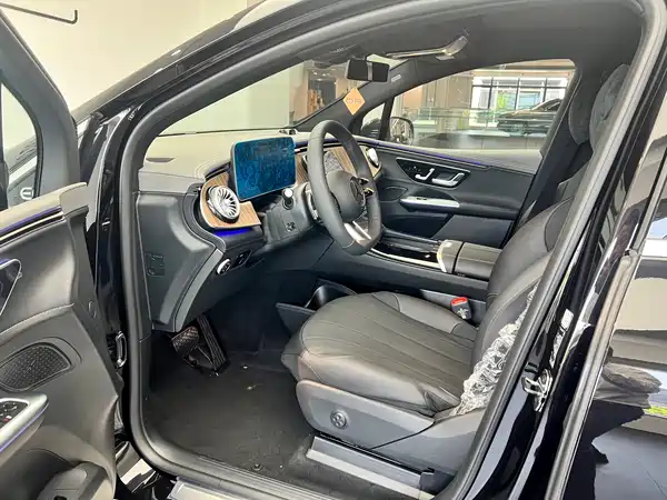 Mercedes-Benz EQE SUV 2024