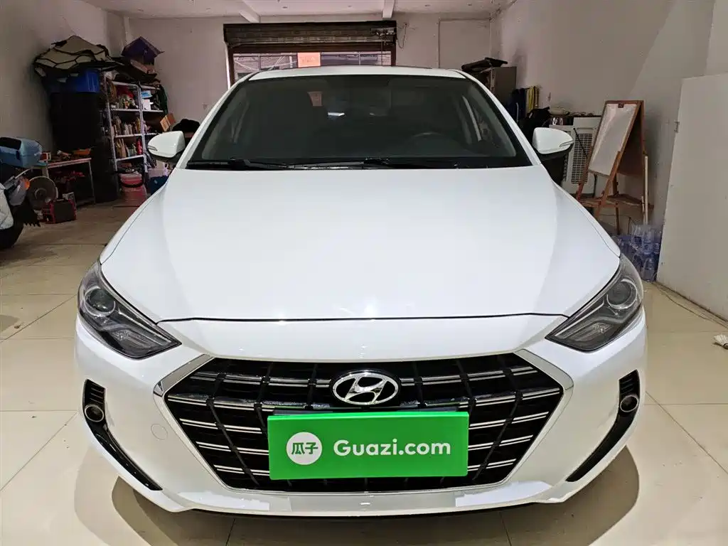 Hyundai Elantra 2020 — фото 3
