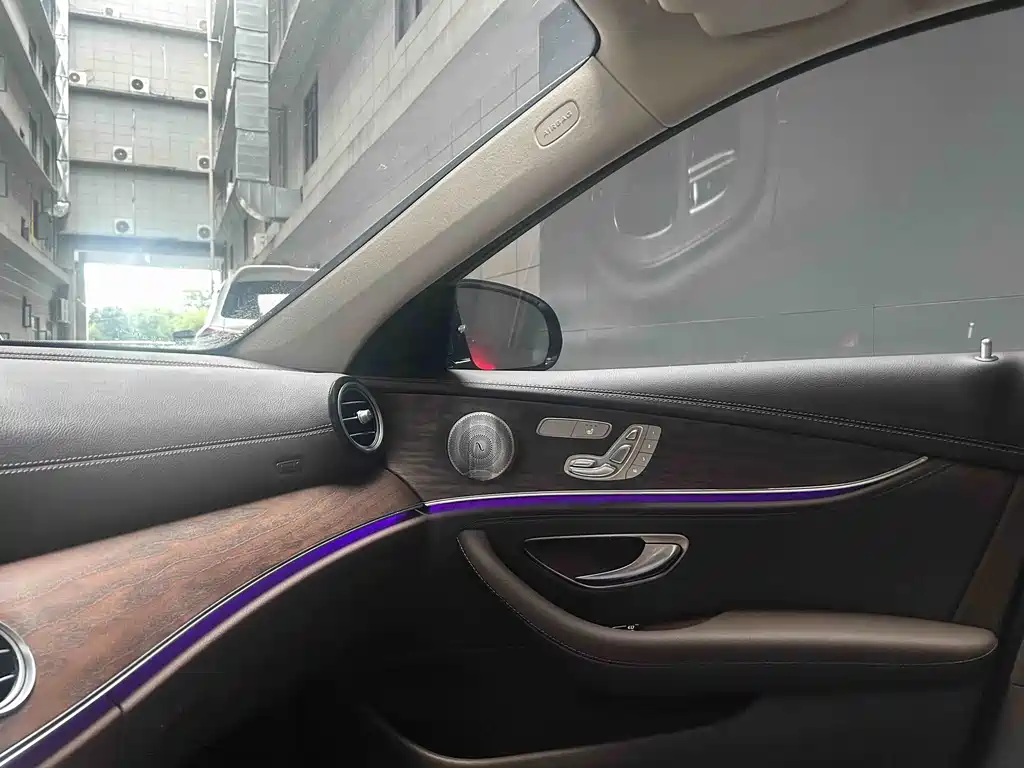 Mercedes-Benz E-Class 2020 — фото 16