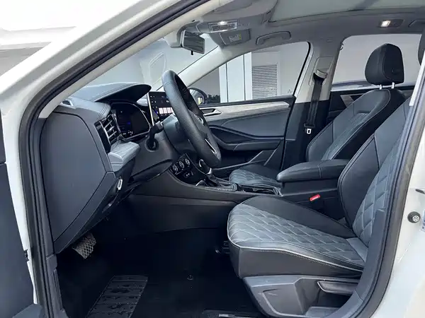 Volkswagen Sagitar 2024