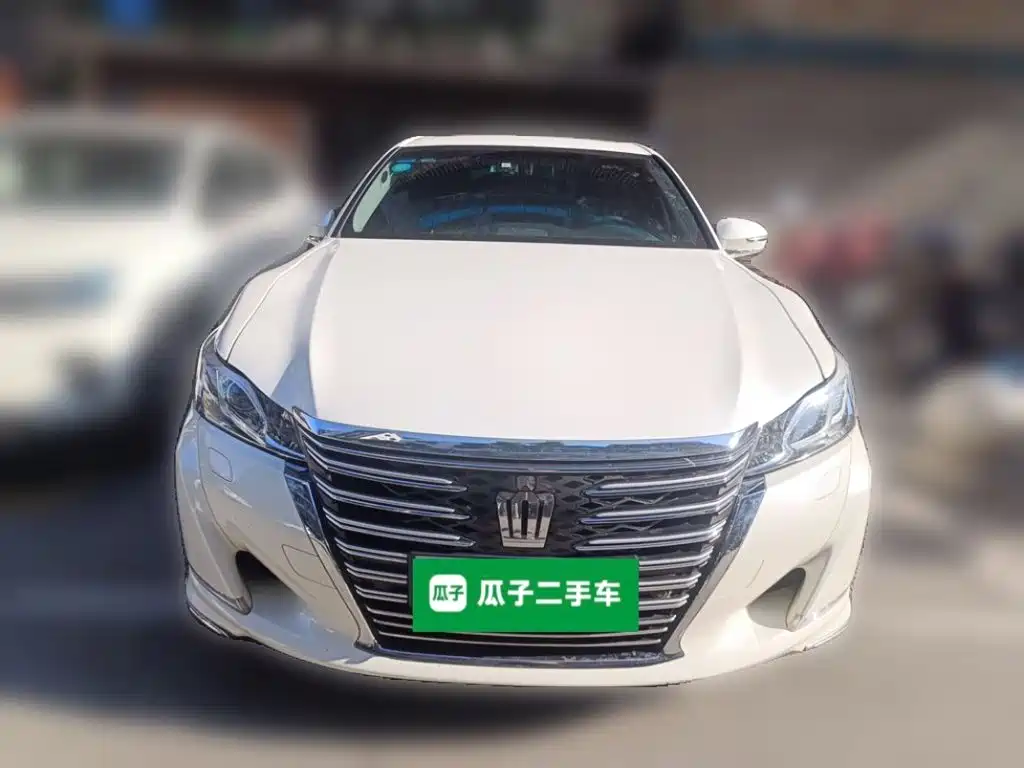 Toyota Crown 2017 — фото 24