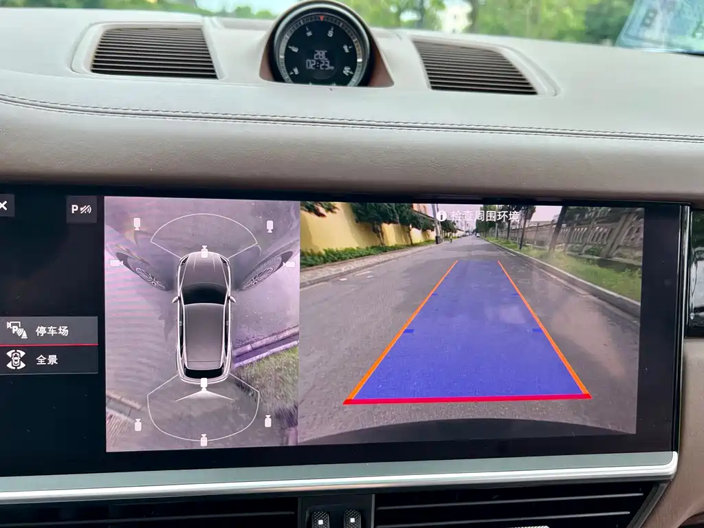Porsche Cayenne 2021 — фото 18