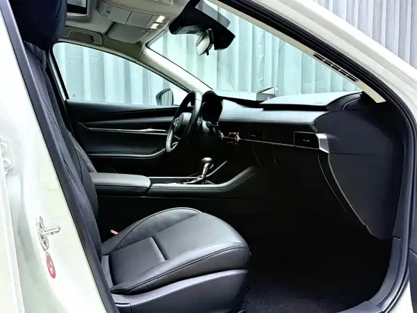 Mazda 3 Axela 2020
