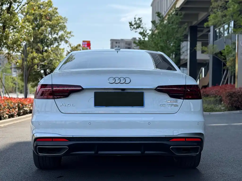 Audi A4L 2021 — фото 11
