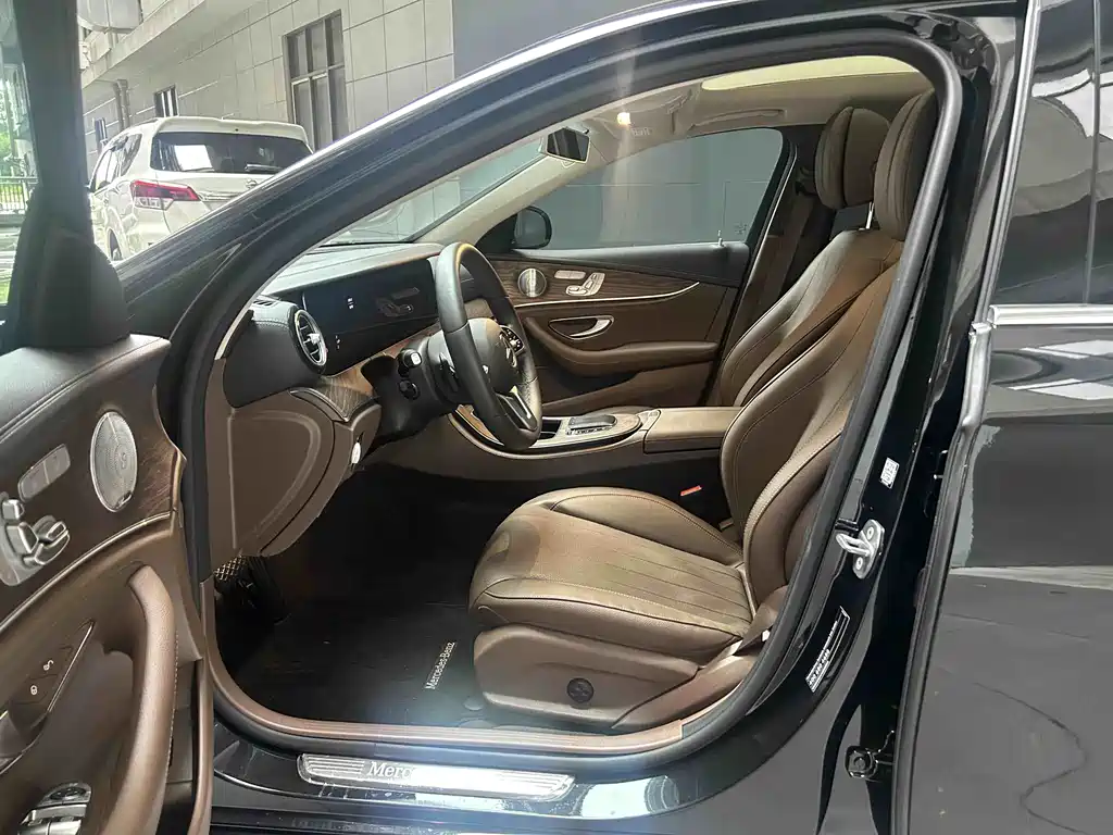 Mercedes-Benz E-Class 2020 — фото 10