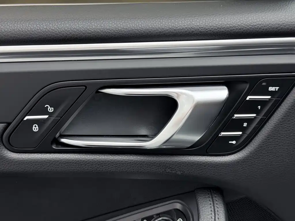 Porsche Macan 2019 — фото 43