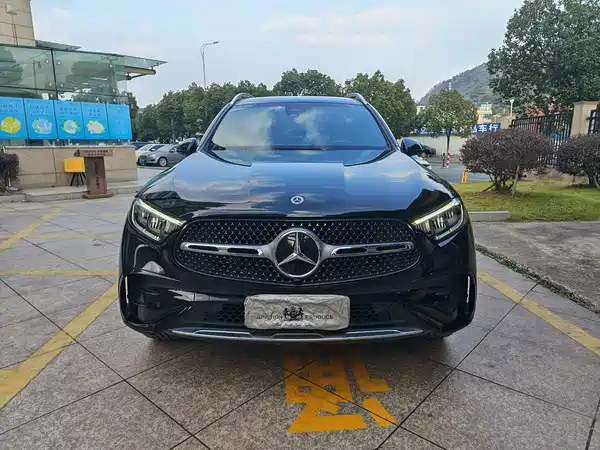 Mercedes-Benz GLC 2023