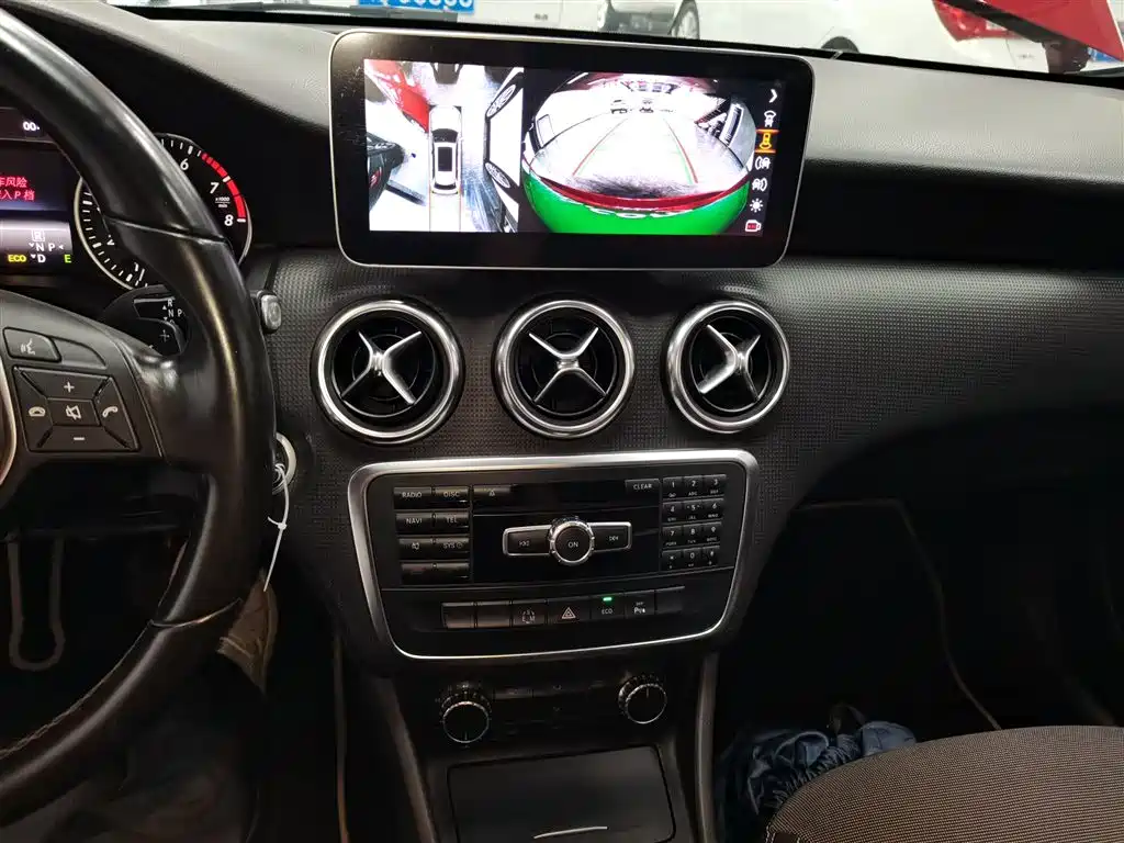 Mercedes-Benz A-Class 2015 — фото 13