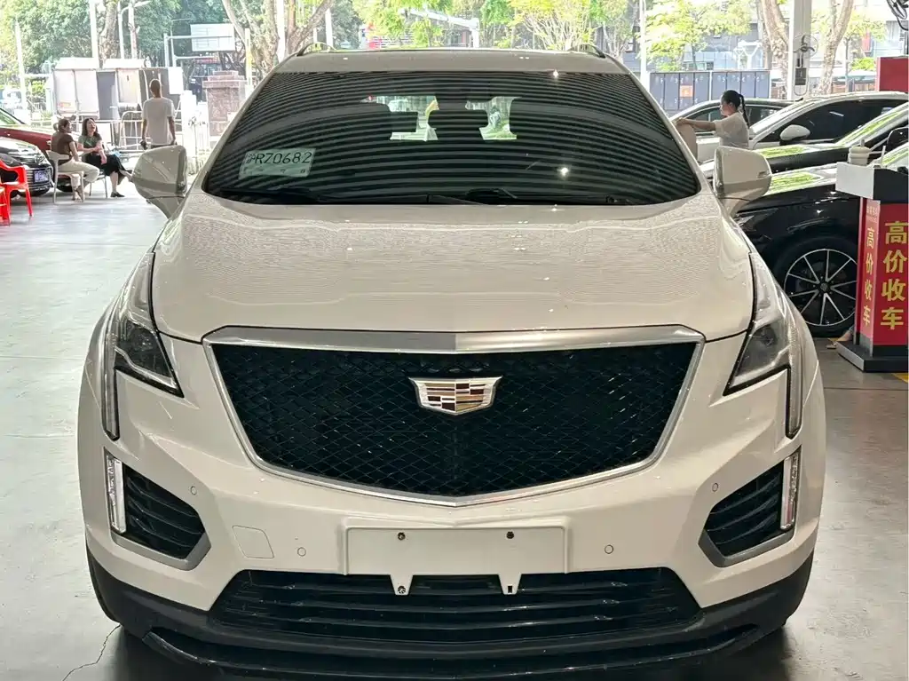 Cadillac XT5 2020 — фото 2
