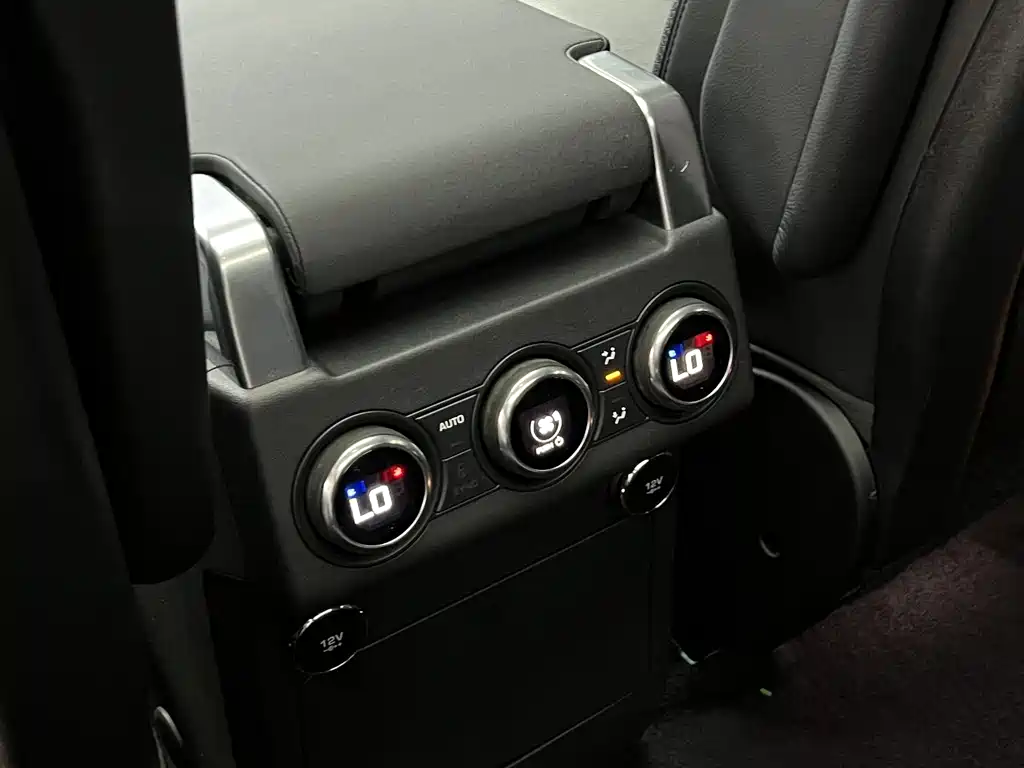Land Rover Discovery 2020 — фото 19