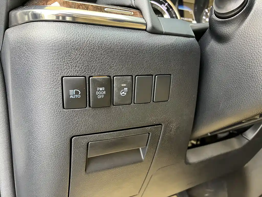 Toyota Alphard 2021