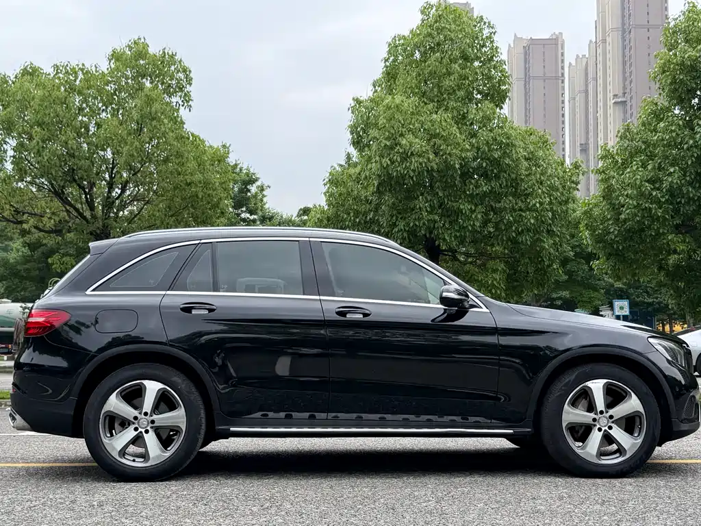 Mercedes-Benz GLC 2016 — фото 16