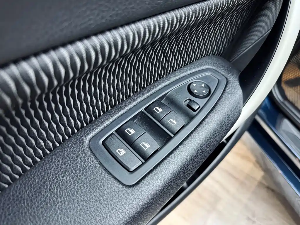 BMW 1 Series 2016 — фото 12