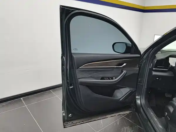 Geely Xingyue L 2025