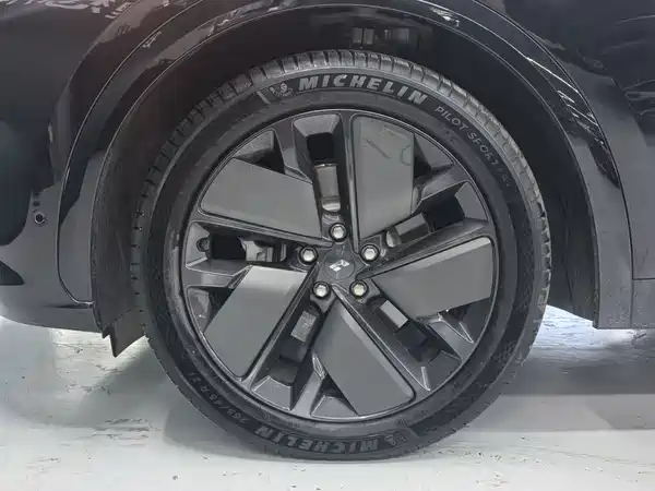 Li Auto L7 2025