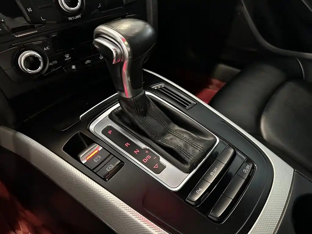 Audi A4L 2015 — фото 11