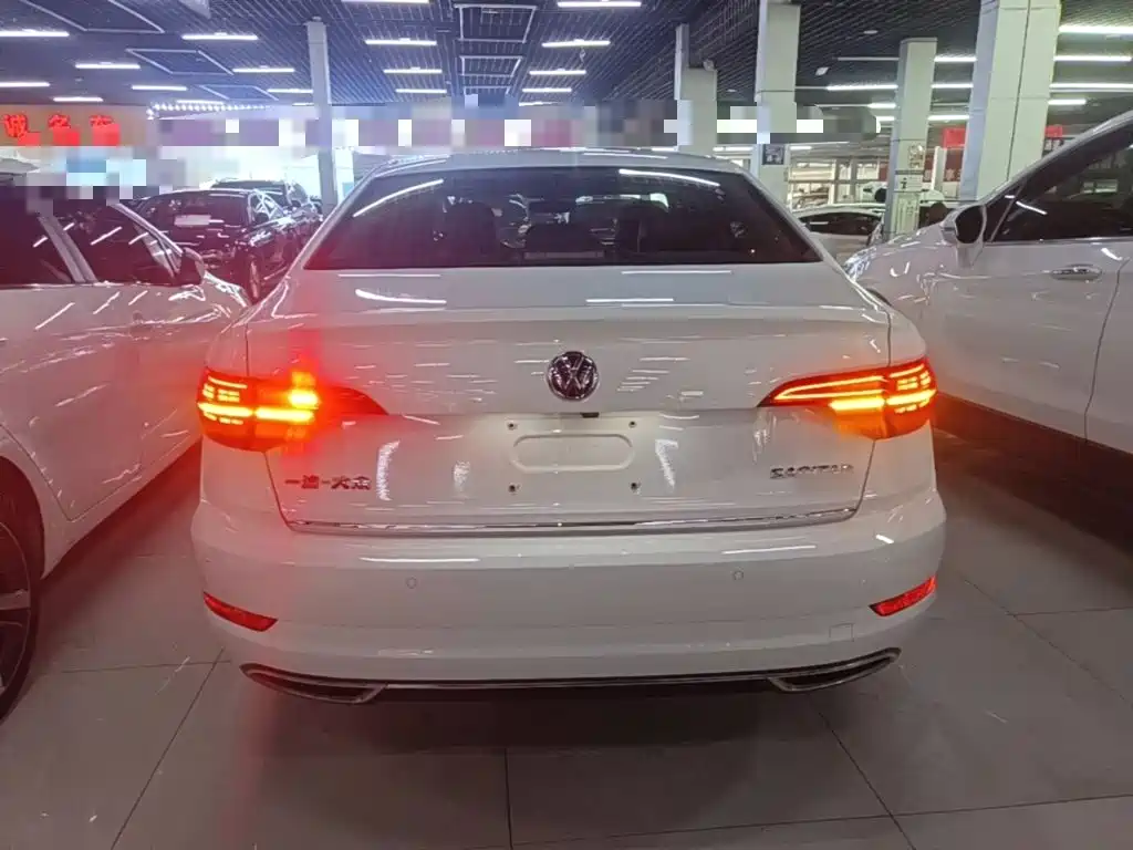 Volkswagen Sagitar 2020
