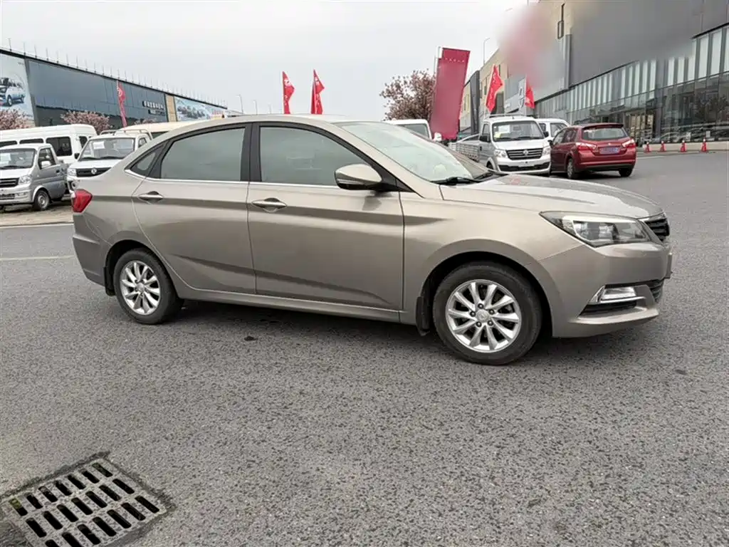 Changan V7 2017 — фото 14