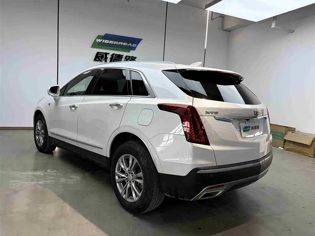Cadillac XT5 2021 — фото 5