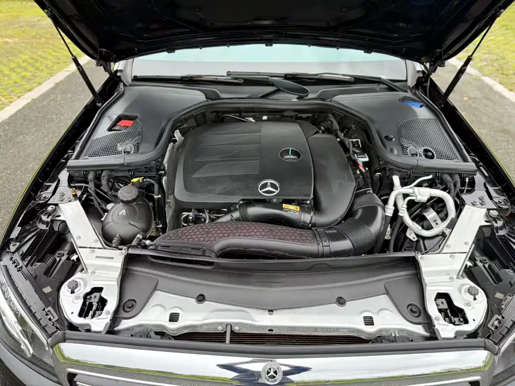 Mercedes-Benz E-Class 2020 — фото 30