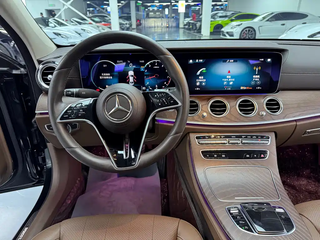 Mercedes-Benz E-Class 2022 — фото 11